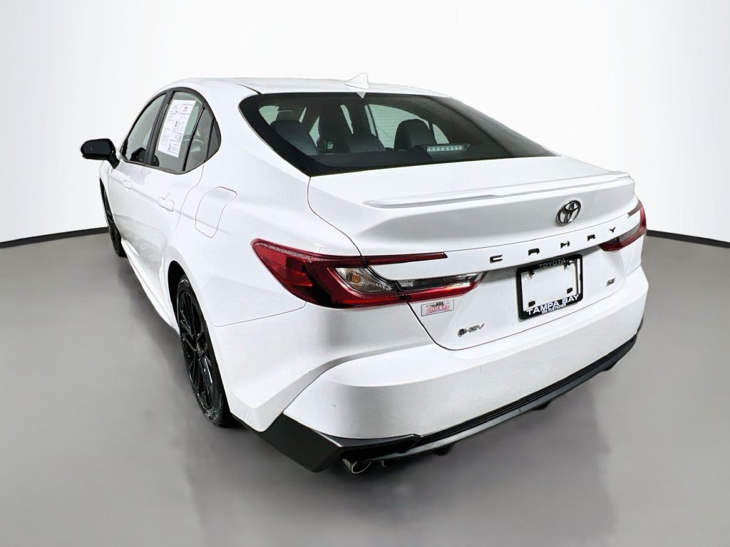 Used 2025 Toyota Camry SE FWD image 5