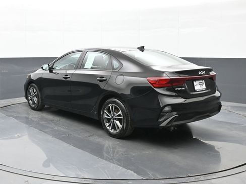 Used 2023 Kia Forte LXS image 6