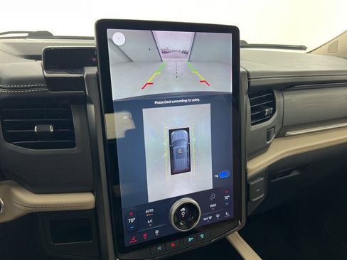 Used 2023 Ford Expedition Platinum image 14