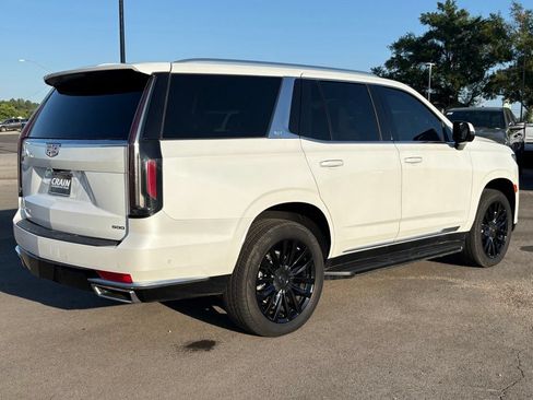 Used 2024 Cadillac Escalade Premium Luxury AWD/4WD image 8