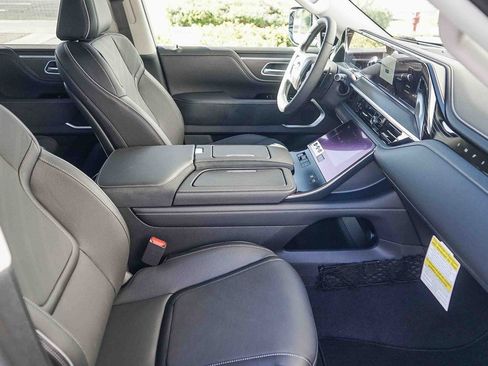 New 2026 INFINITI QX80 Luxe w/ Cargo Package image 15