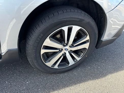 Used 2018 Subaru Outback 2.5i Limited image 9