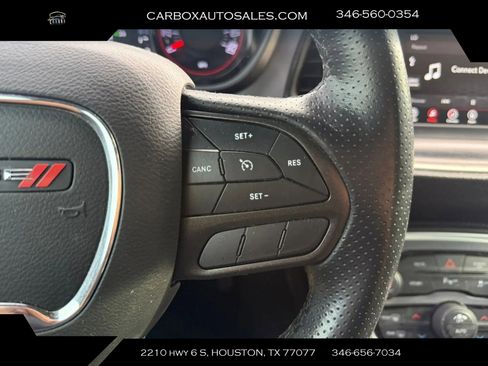 Used 2022 Dodge Challenger SXT w/ Driver Convenience Group image 11