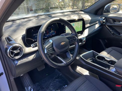 Used 2025 Chevrolet Equinox LT image 31