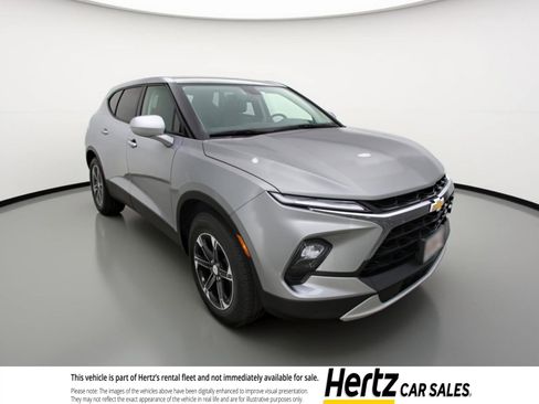 Used 2025 Chevrolet Blazer LT image 1