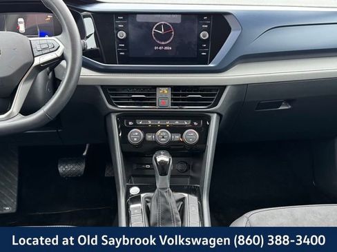 Used 2024 Volkswagen Taos SE image 15