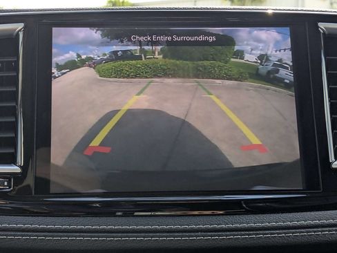 Used 2023 Chrysler Pacifica Limited FWD image 24