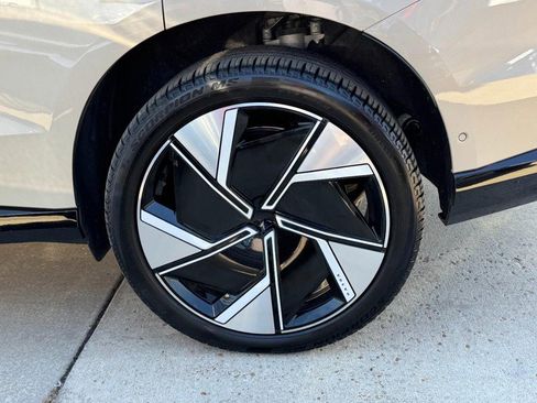 Used 2025 Volvo EX90 Ultra image 8