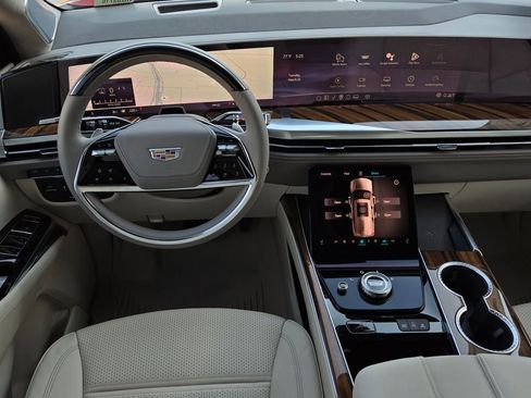 New 2026 Cadillac Escalade ESV Platinum Sport w/ LPO, ONYX Package image 14