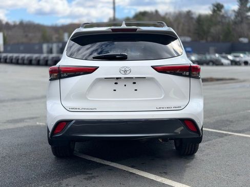 Used 2023 Toyota Highlander Limited image 5