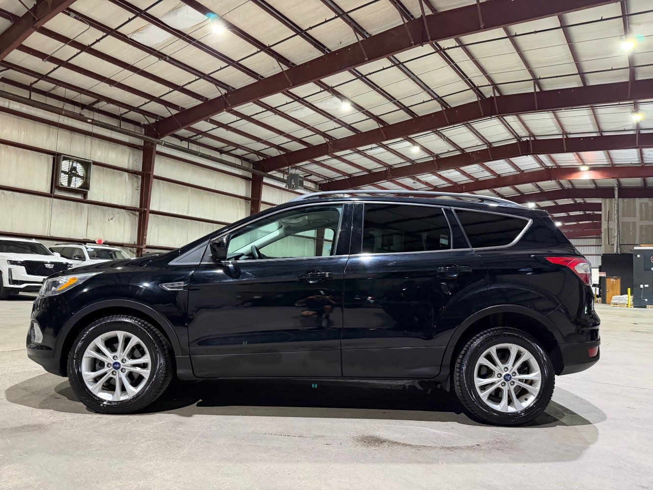 Used 2017 Ford Escape SE w/ Equipment Group 201A FWD image 8