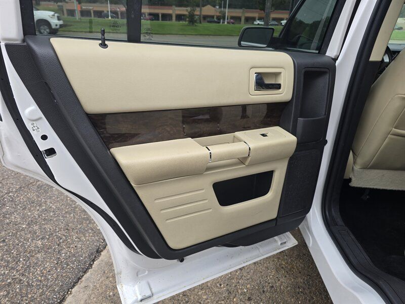 Used 2018 Ford Flex Limited w/ Equipment Group 303A AWD/4WD image 10
