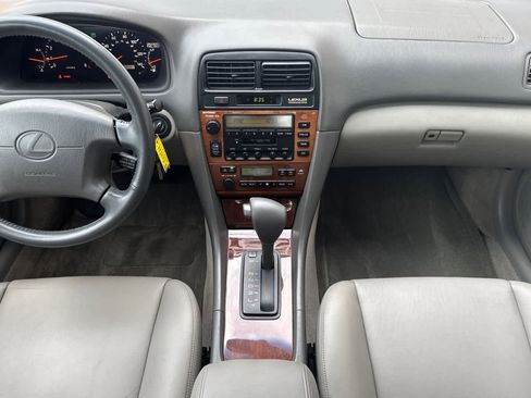Used 2001 Lexus ES 330 image 3