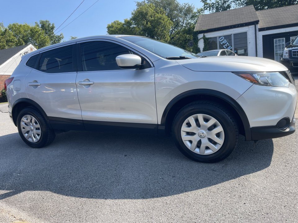 Used 2019 Nissan Rogue Sport S AWD/4WD image 5