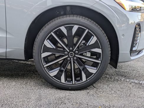 New 2026 Volvo XC60 B5 Ultra w/ Protection Package Premier AWD/4WD image 20