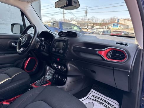 Used 2016 Jeep Renegade Trailhawk w/ Cold Weather Group image 31