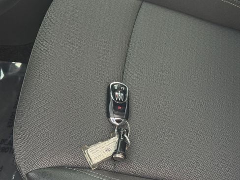 Used 2025 Buick Encore GX Preferred image 22