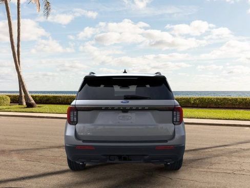 New 2026 Ford Explorer Active RWD image 6