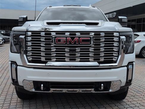 Certified 2024 GMC Sierra 2500 Denali w/ Denali Reserve Package image 3