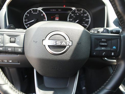 Used 2025 Nissan Rogue SV AWD/4WD image 30