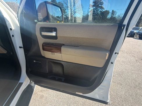 Used 2016 Toyota Sequoia Platinum image 14