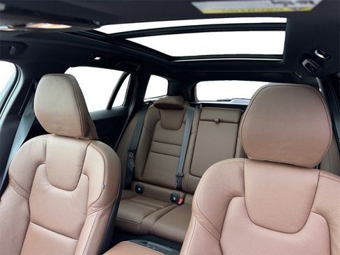 New 2026 Volvo V60 B5 Cross Country Plus w/ Protection Package Premier image 21