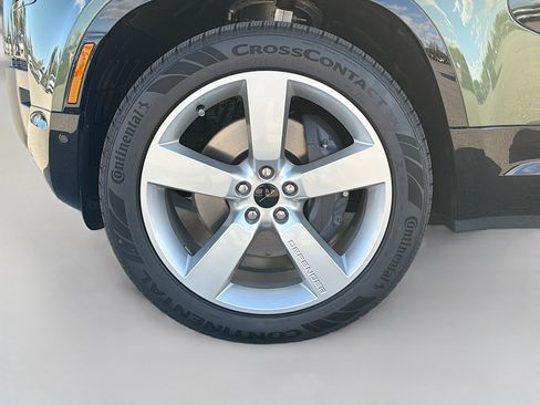 New 2026 Land Rover Defender 110 X-Dynamic SE image 41