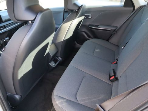 New 2025 Kia K4 LXS image 13