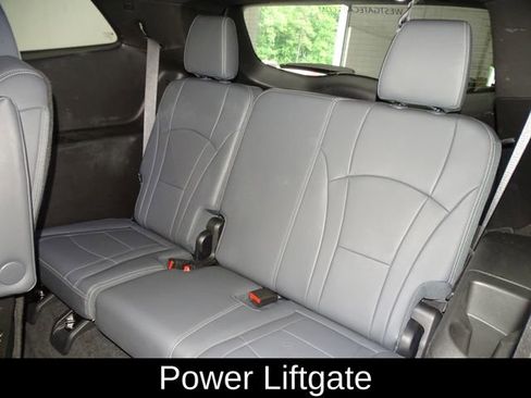 Used 2024 Buick Enclave Premium image 20