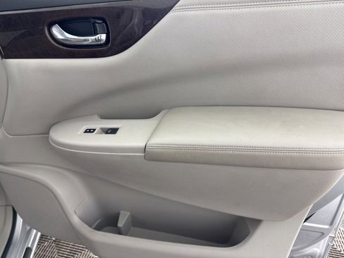 Used 2015 Nissan Quest SV image 24