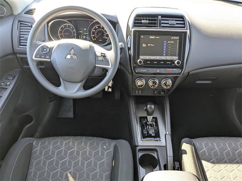 Used 2026 Mitsubishi Outlander Sport ES image 15
