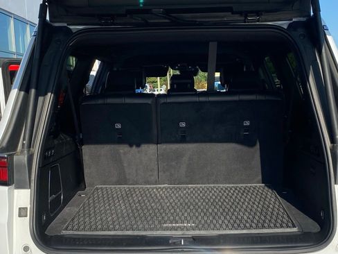 Used 2024 Jeep Wagoneer L Series II w/ Flexible Seating Group RWD image 25