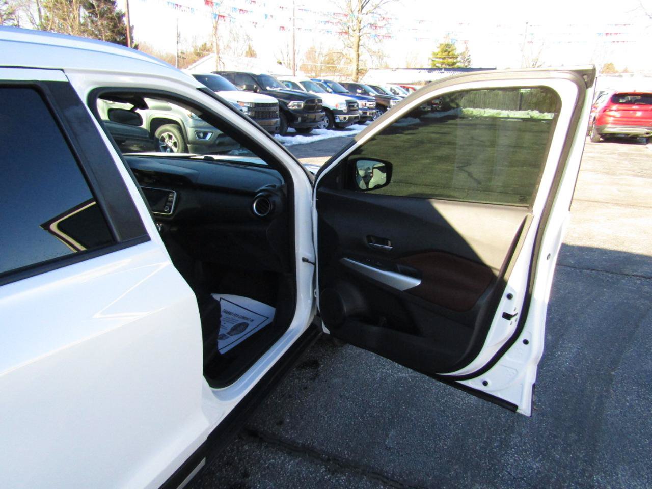 Used 2020 Nissan Kicks SR FWD image 21