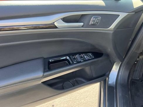 Used 2015 Ford Fusion SE w/ Equipment Group 202A FWD image 15