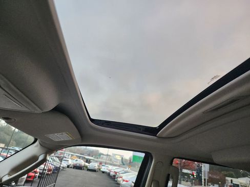 Used 2007 Lincoln Navigator Ultimate image 22