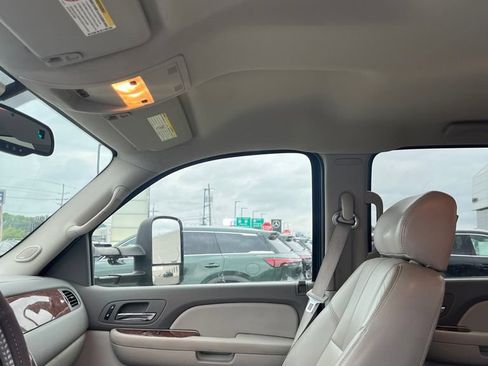 Used 2007 Chevrolet Silverado 3500 LTZ AWD/4WD image 3