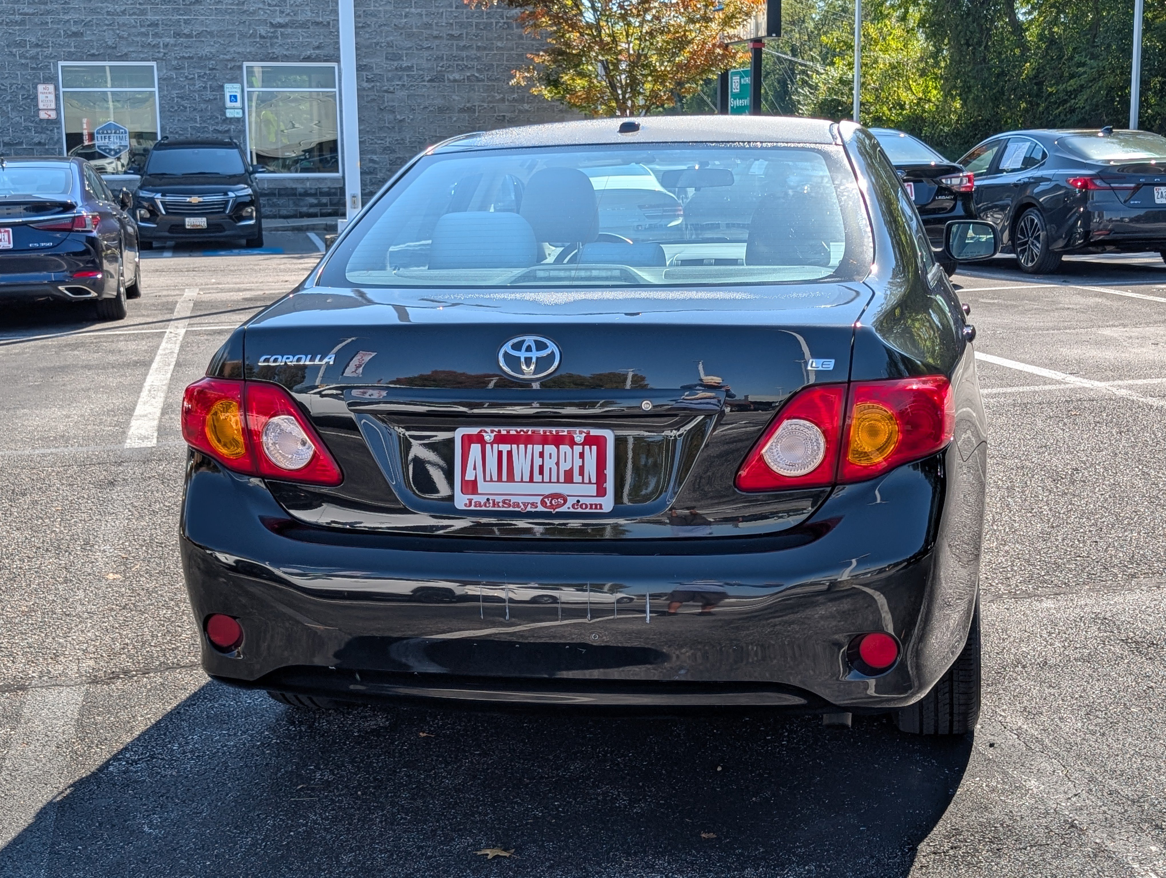 Used 2010 Toyota Corolla LE FWD image 4