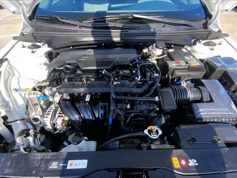 Used 2025 Hyundai Elantra Sport image 29