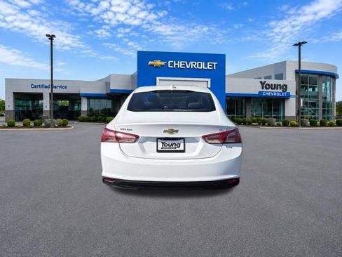 Used 2022 Chevrolet Malibu LT FWD image 6
