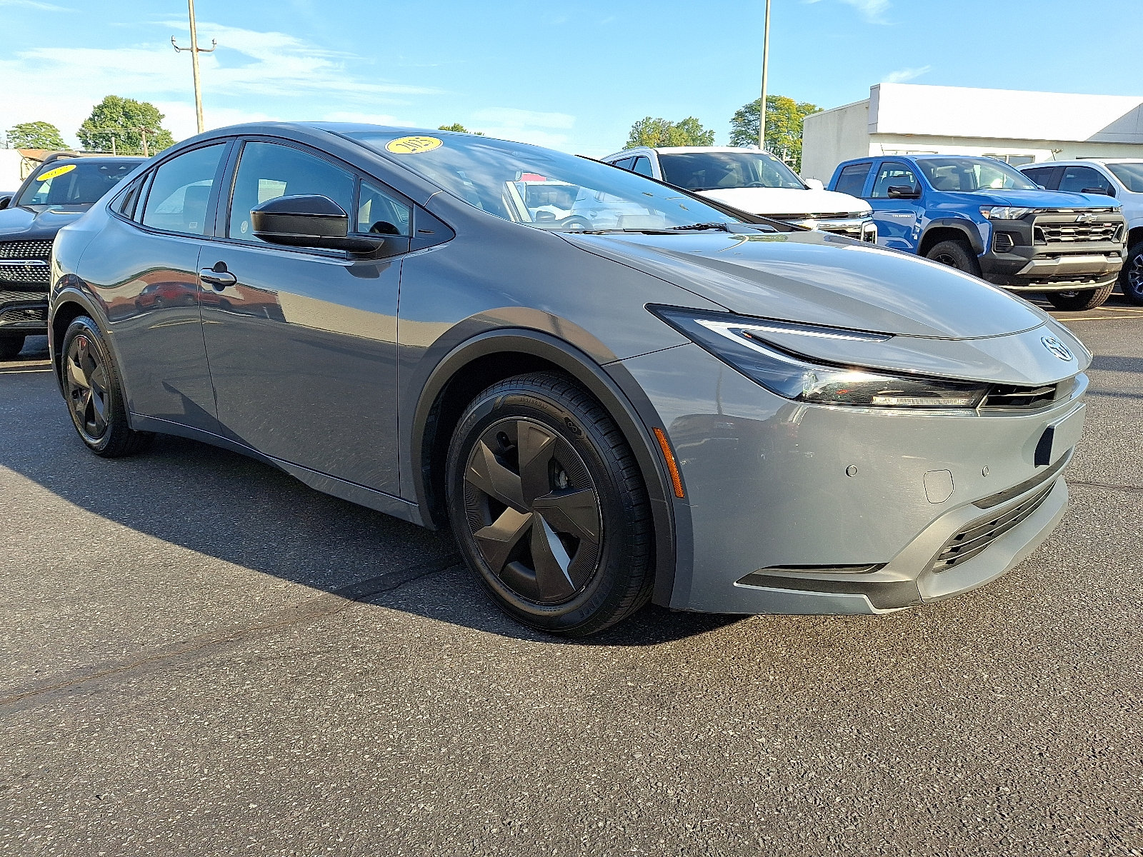 Used 2025 Toyota Prius LE FWD image 7