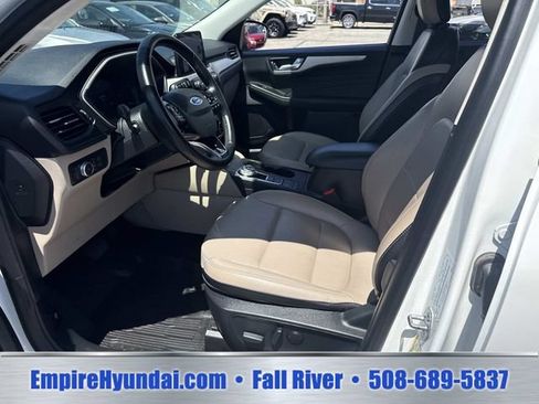 Used 2021 Ford Escape SEL w/ Technology Package AWD/4WD image 19