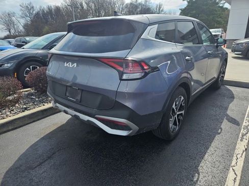 Used 2023 Kia Sportage EX image 3