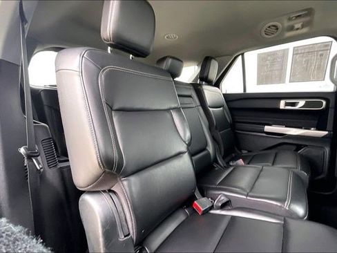 Used 2023 Ford Explorer XLT w/ Equipment Group 202A image 32