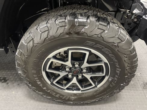Used 2024 Jeep Wrangler Unlimited Rubicon AWD/4WD image 27