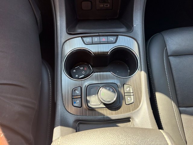 Used 2022 GMC Acadia SLT w/ Technology Package AWD/4WD image 20