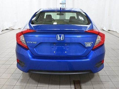 Used 2018 Honda Civic Touring image 12