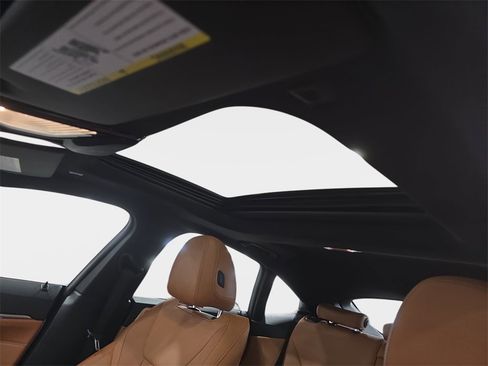 Used 2024 BMW i4 eDrive35 image 25