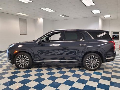 Used 2024 Hyundai Palisade Calligraphy image 4