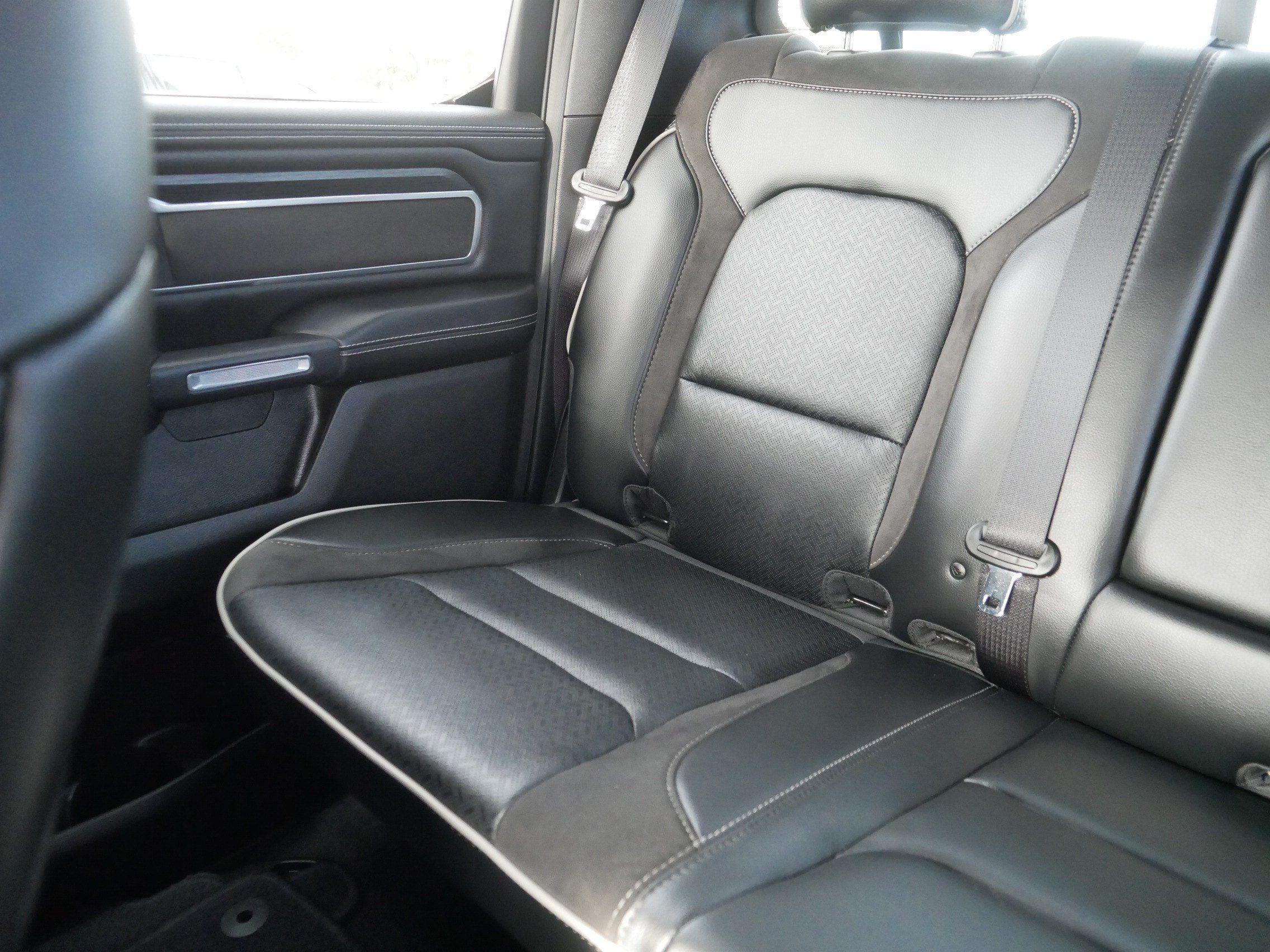 Used 2023 RAM 1500 Laramie AWD/4WD image 12