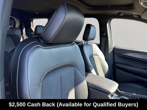 New 2025 Jeep Grand Cherokee L Altitude RWD image 19
